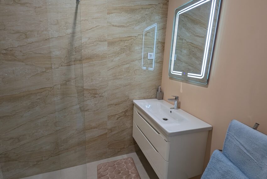 654e25c74d6f8488448a4632_22- Bathroom 2