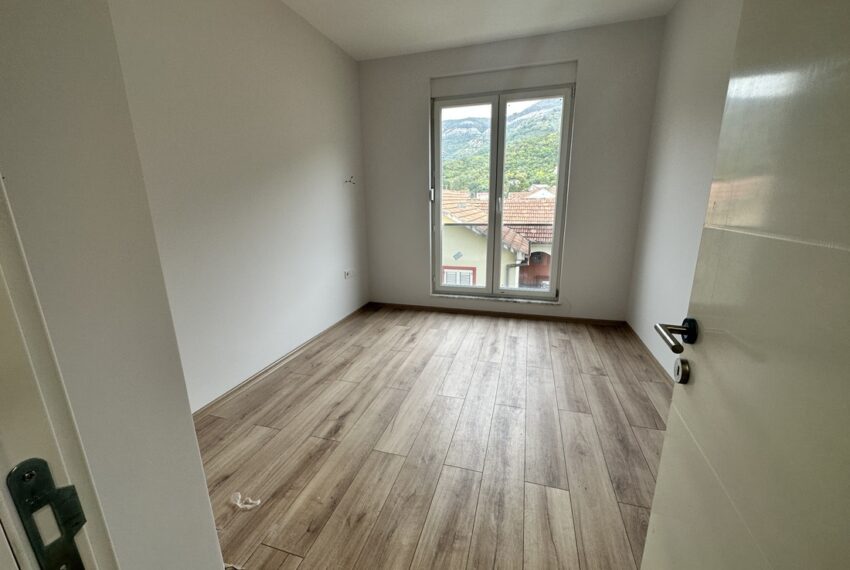 herceg novi budva bar kotor czarnogora apartament mieszkanie dom sprzedaz wynajem inwestycje kup morze basenalbania balkany (2)