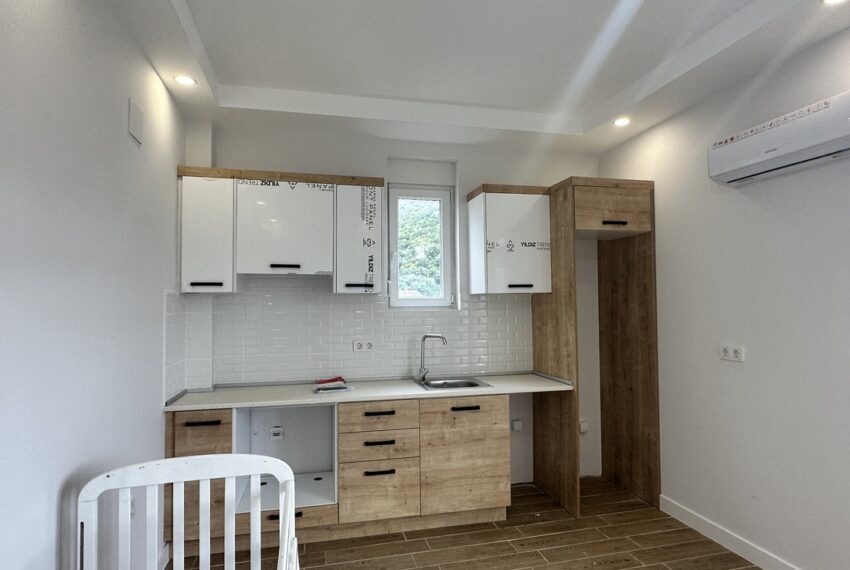 herceg novi budva bar kotor czarnogora apartament mieszkanie dom sprzedaz wynajem inwestycje kup morze basenalbania balkany (9)
