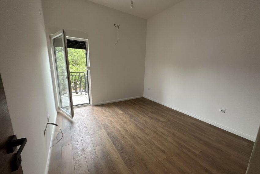 herceg novi budva bar kotor tivat czarnogora mieszkanie dom sprzedaz wynajem apartament kup inwestycja albania balkany (4)