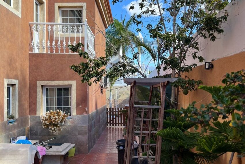 independent-house-for-sale-in-costa-del-silencio-arona-spain--tr-2716-65e9a3618596d-720